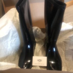 Uggs raining boots